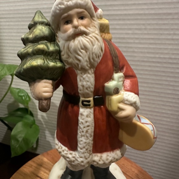 Vintage Revolving Music Box Santa Claus Plays Wish You A Merry Christmas - Picture 8 of 10